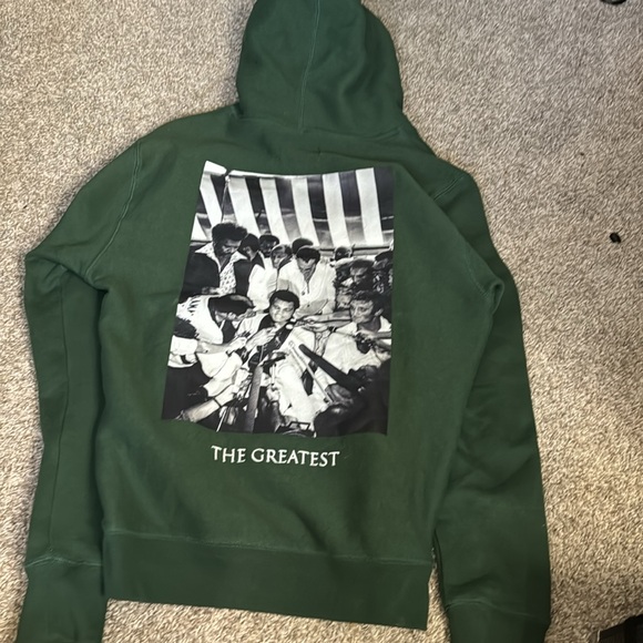 Comfy Green Muhammad Ali Sweater - Picture 2 of 2